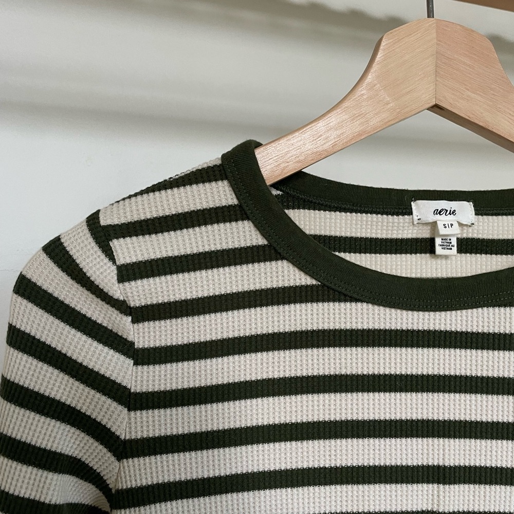 AERIE LONG SLEEVE WAFFLE T-SHIRT - SMALL